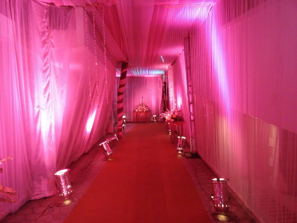 Gulmor Hotel Ludhiana Exterior photo
