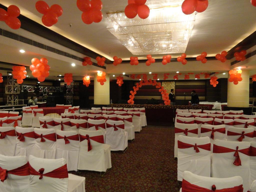 Gulmor Hotel Ludhiana Exterior photo